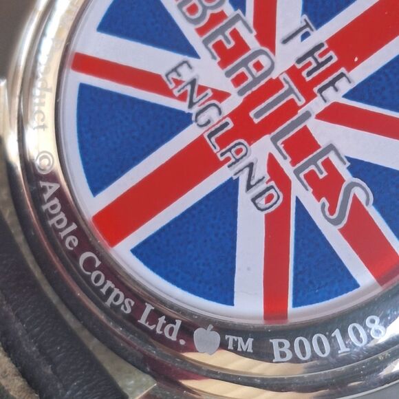 The Beatles Watch in wooden guitar case Apple Stainless Japan 9" Collectible - Picture 8 of 16